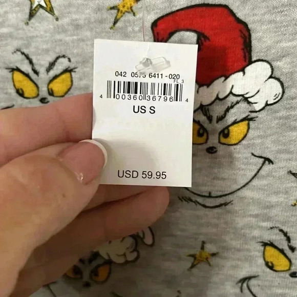 Grinch Christmas sweatpants and sweatshirt. - Picture 6 of 13